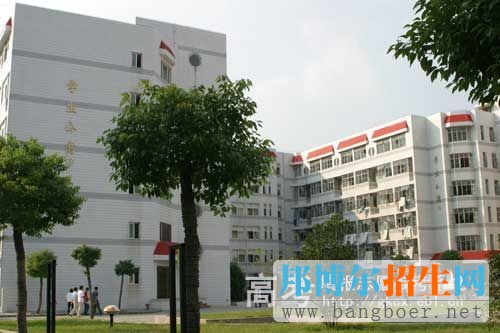 江蘇城市職業(yè)學院校園一角2468