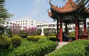 商丘醫(yī)學(xué)高等?？茖W(xué)校校園一角9858