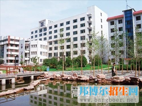 山西省財(cái)政稅務(wù)?？茖W(xué)校校園一角2775