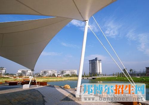 南京財經(jīng)大學(xué)校園一角2006