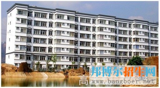 云南師范大學商學院校園一角3460