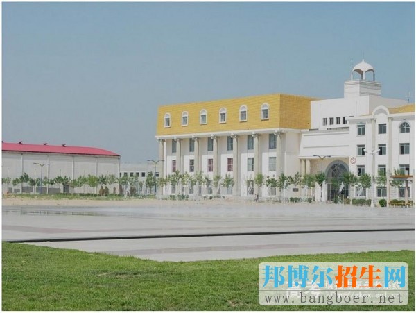 天津外國語學院濱海外事學院噴泉廣場1188