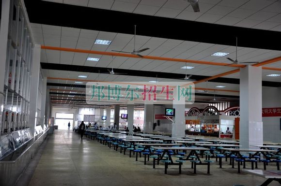 湖南商務(wù)職業(yè)技術(shù)學(xué)院宿舍條件、住宿好嗎、寢室情況
