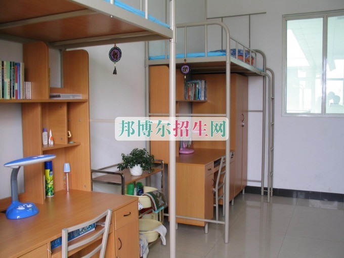 上中?？梢钥即髮W(xué)嗎