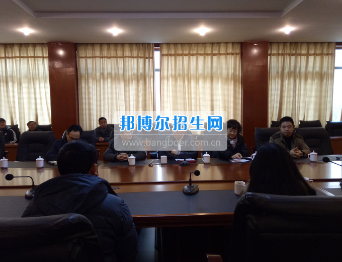 楊軍到成都市工程職業(yè)技術(shù)學(xué)校慰問教師