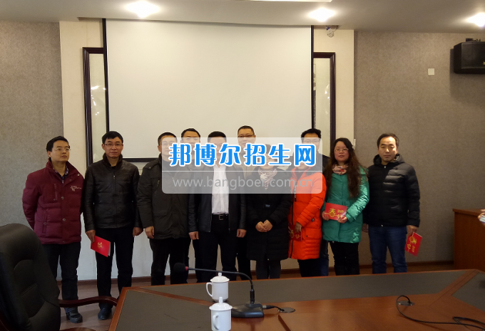 楊軍到成都市工程職業(yè)技術(shù)學(xué)校慰問教師
