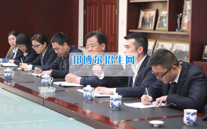 川大科技園職業(yè)技能學院與富士康IE學院成都分院簽訂校企合作協(xié)議