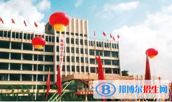 云南工藝美術(shù)學(xué)校2018年報名條件、招生對象