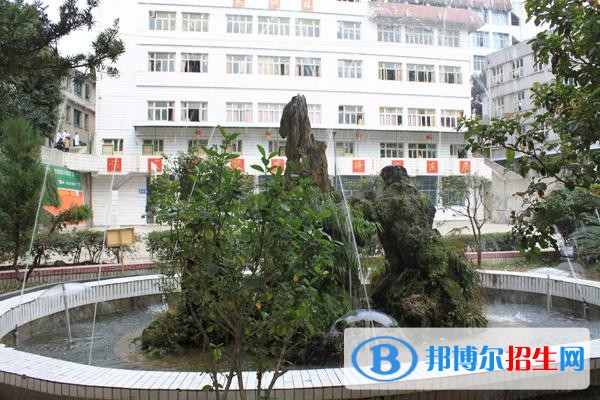 黔南民族衛(wèi)生學(xué)校2018年報(bào)名條件、招生對(duì)象