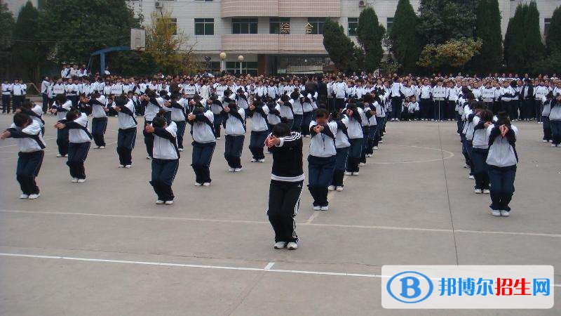 畢節(jié)市衛(wèi)生學(xué)校2018年報名條件、招生對象