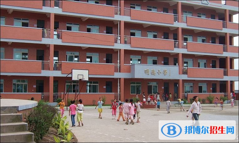 瀘州長江職業(yè)學(xué)校2018年報(bào)名條件、招生對象