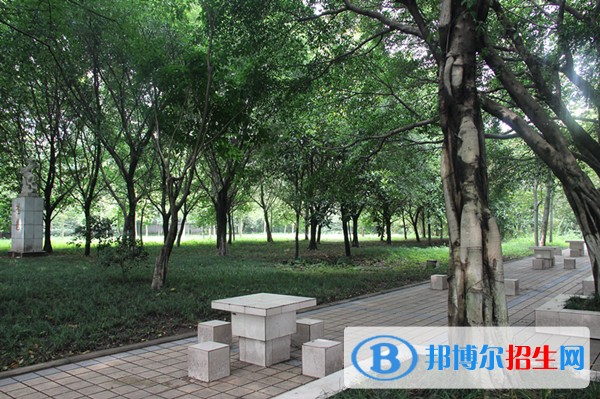 綏陽縣高級職業(yè)技術(shù)學校招生辦聯(lián)系電話