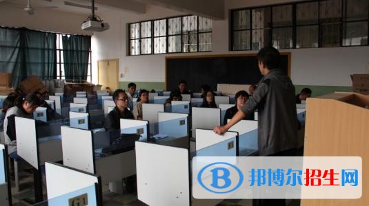 富順縣第二高級職業(yè)中學2018年報名條件、招生對象