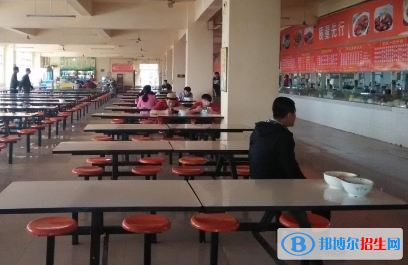達州職業(yè)高級中學食堂