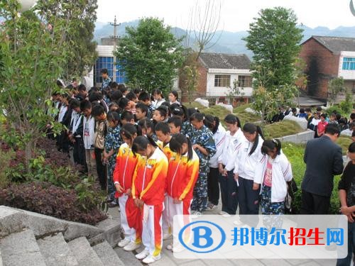 馬關(guān)縣民族職業(yè)高級中學(xué)2018年報名條件、招生對象