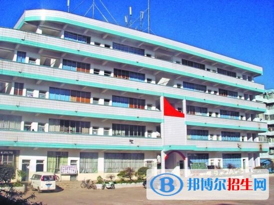 昆明醫(yī)藥職業(yè)技術(shù)學(xué)校2018年報名條件、招生對象