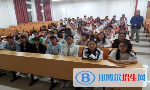 青川縣職業(yè)高級(jí)中學(xué)2018年報(bào)名條件、招生對(duì)象