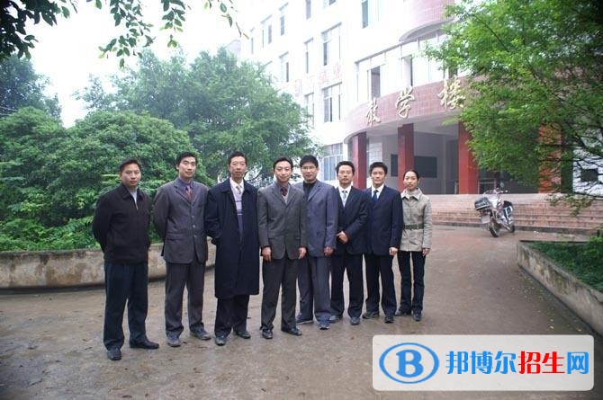 廣元鳳凰職業(yè)技術(shù)學(xué)校2018年報名條件、招生對象