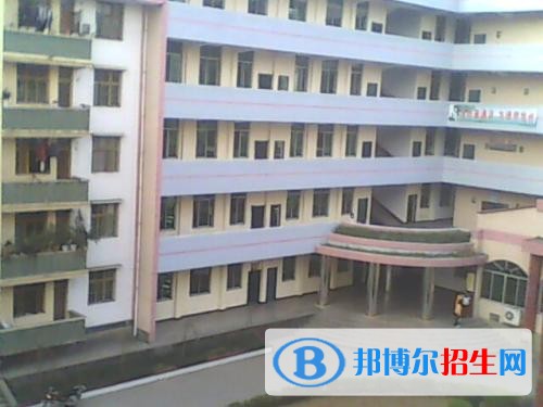 蒼溪縣職業(yè)高級(jí)中學(xué)2018年報(bào)名條件、招生對(duì)象