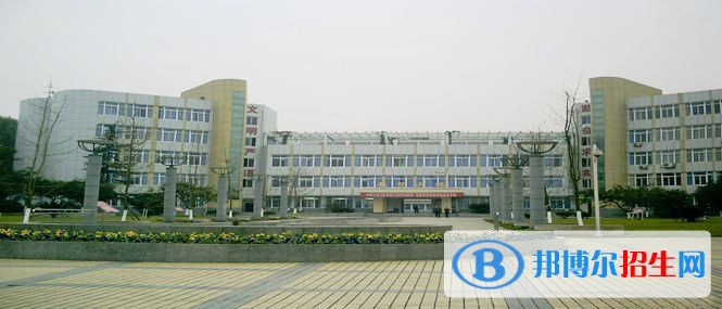 四川石油學(xué)校2018年報名條件、招生對象
