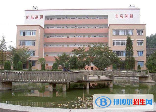 貴州省建筑材料工業(yè)學(xué)校2018年報(bào)名條件、招生對(duì)象
