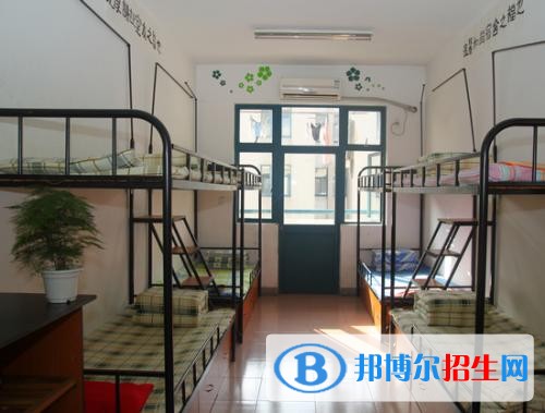 通江縣職業(yè)高級中學宿舍