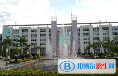 攀枝花衛(wèi)生學(xué)校2018年報(bào)名條件、招生對象