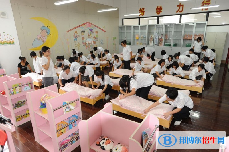 廣安市英才職業(yè)技術學校有哪些專業(yè)