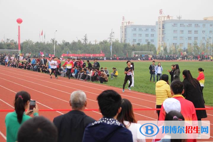 陜西渭南商貿(mào)技工學(xué)校招生辦聯(lián)系電話(huà)