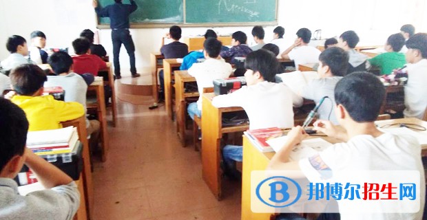 石家莊曙光中等專業(yè)學(xué)校2018年報(bào)名條件、招生對(duì)象