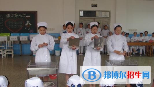 石家莊華醫(yī)醫(yī)學(xué)中等專業(yè)學(xué)校2018年報名條件、招生對象
