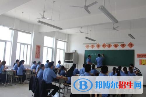 西安鐵路成人中等衛(wèi)生學(xué)校2018年報名條件、招生對象