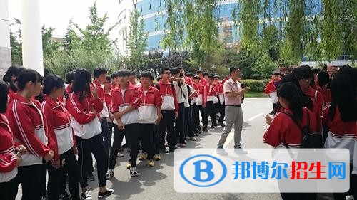 邯鄲藍(lán)天信息工程中專學(xué)校2018年報(bào)名條件、招生對(duì)象