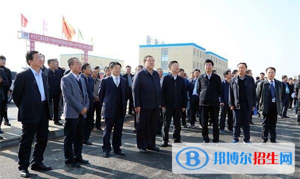 榆林礦業(yè)能源化工學校招生辦聯(lián)系電話