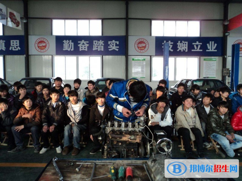 蒲城職業(yè)教育中心2018年報(bào)名條件、招生對(duì)象