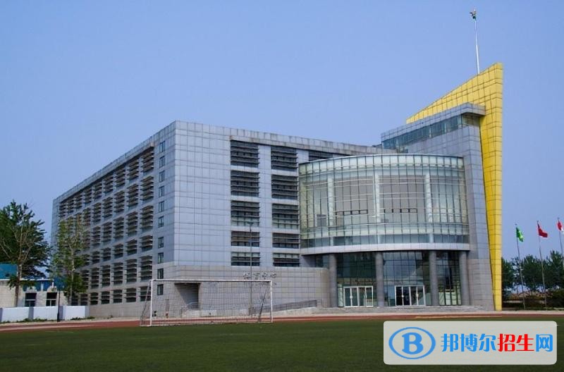 北京商貿(mào)學(xué)校2018年報(bào)名條件、招生對象