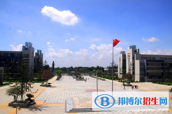 四川工商職業(yè)技術(shù)學院教學樓