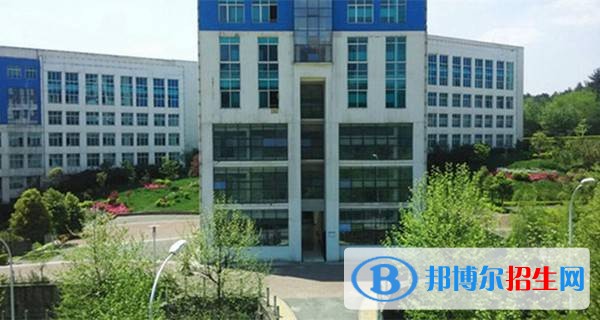 長治縣職業(yè)技術(shù)學(xué)校2018年報(bào)名條件、招生對(duì)象