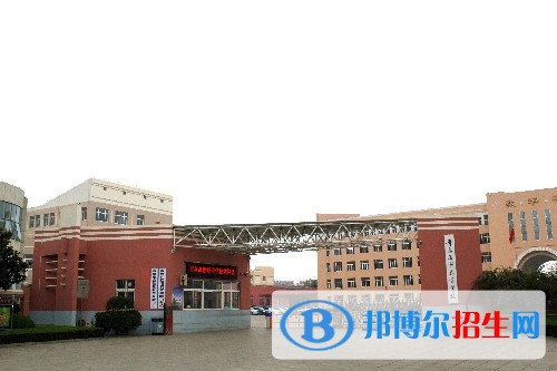 青島高新職業(yè)學(xué)校2022年報(bào)名條件、招生對(duì)象