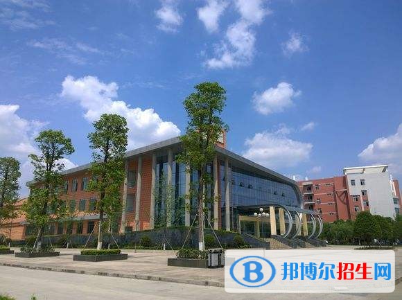貴州航空職業(yè)技術(shù)學(xué)院?jiǎn)握袌?bào)名時(shí)間