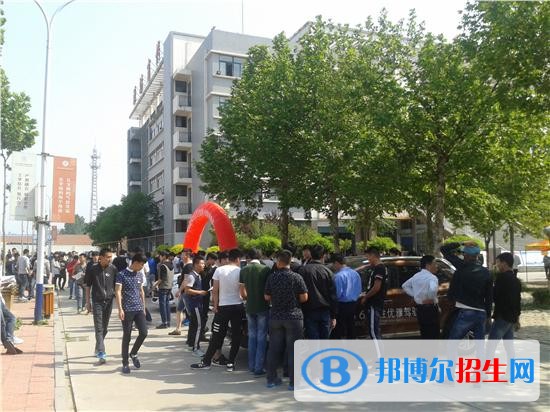 濰坊商業(yè)學(xué)校2018年報(bào)名條件、招生對象