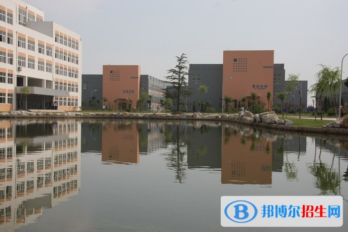 山東輕工工程學(xué)校2018年報名條件、招生對象