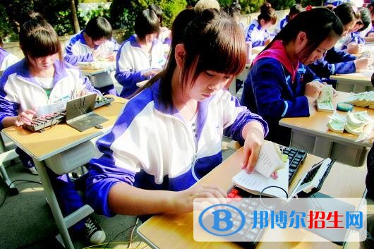 濟(jì)南歷城職業(yè)中專2018年報(bào)名條件、招生對(duì)象