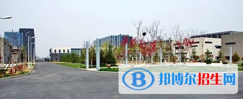 青島工業(yè)技術(shù)學(xué)校2018年報(bào)名條件、招生對(duì)象