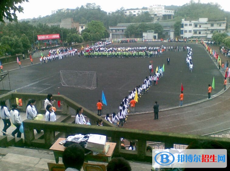 重慶高中女生畢業(yè)后讀什么中專學校好