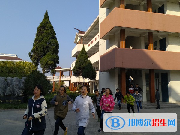 張家港市第三職業(yè)高級(jí)中學(xué)2019年報(bào)名條件、招生對(duì)象