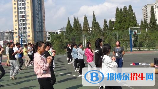 貴陽中專學校和高中的區(qū)別