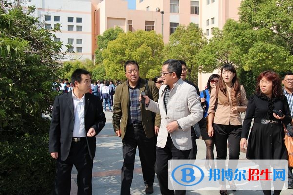 江蘇邗江職業(yè)教育中心校2019年報名條件、招生對象