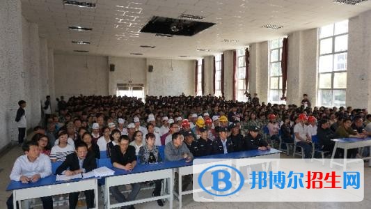 昆明中專學校是什么意思