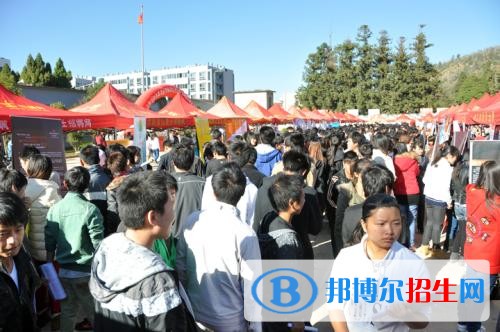 昆明中專學校讀什么專業(yè)有前途
